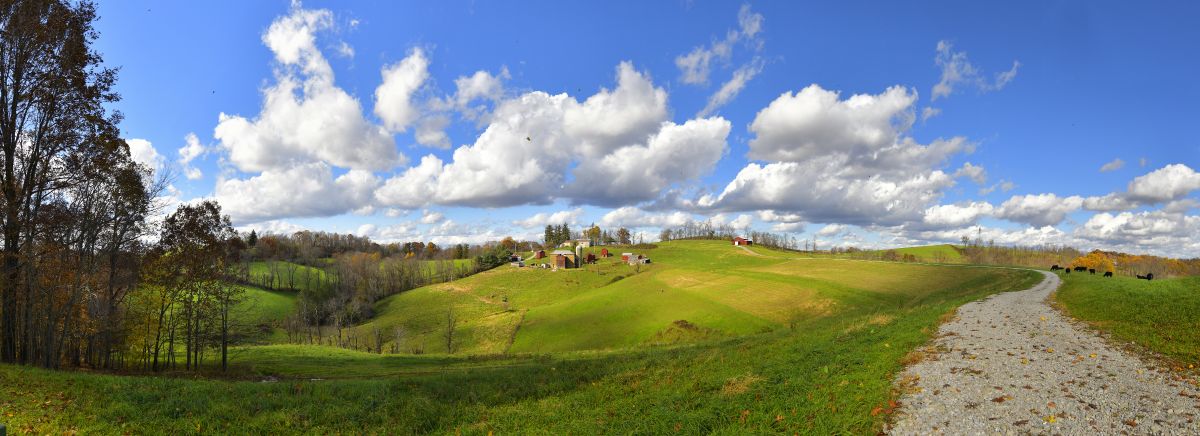 stone-barn-farm-panorama.jpg