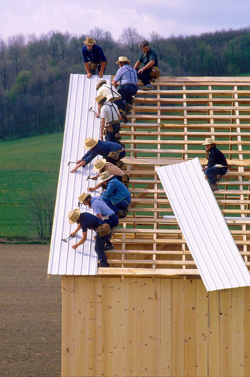 amish-barn-raising-3.jpg