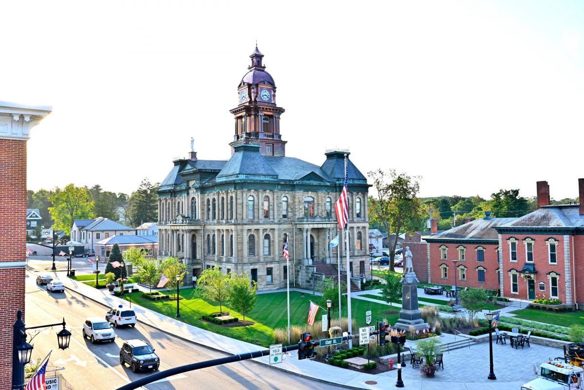 holmes-county-courthouse1.jpg