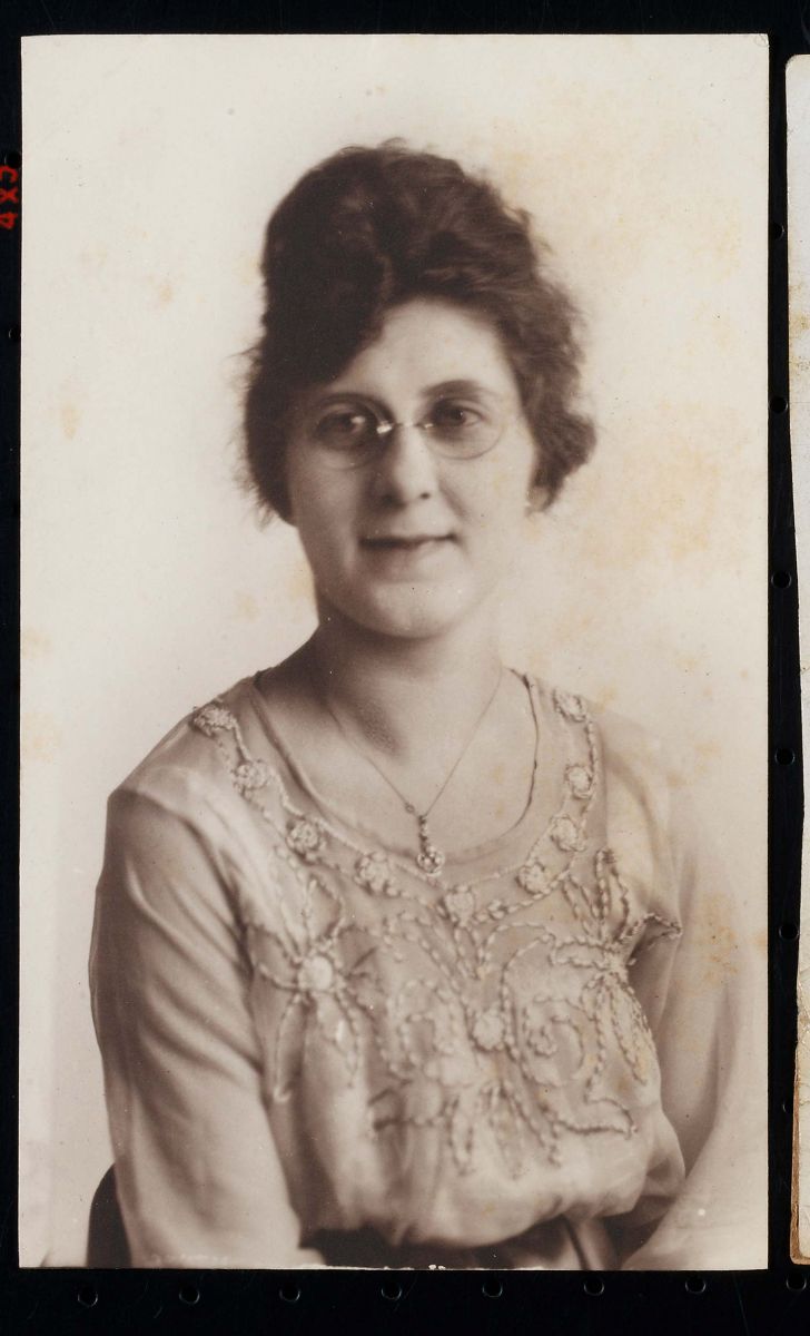 hoobler-irma-1920s.jpg