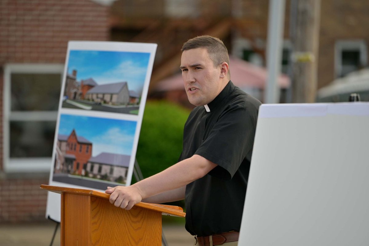 jacks-house-of-hoope-groundbreaking-141_001.jpg