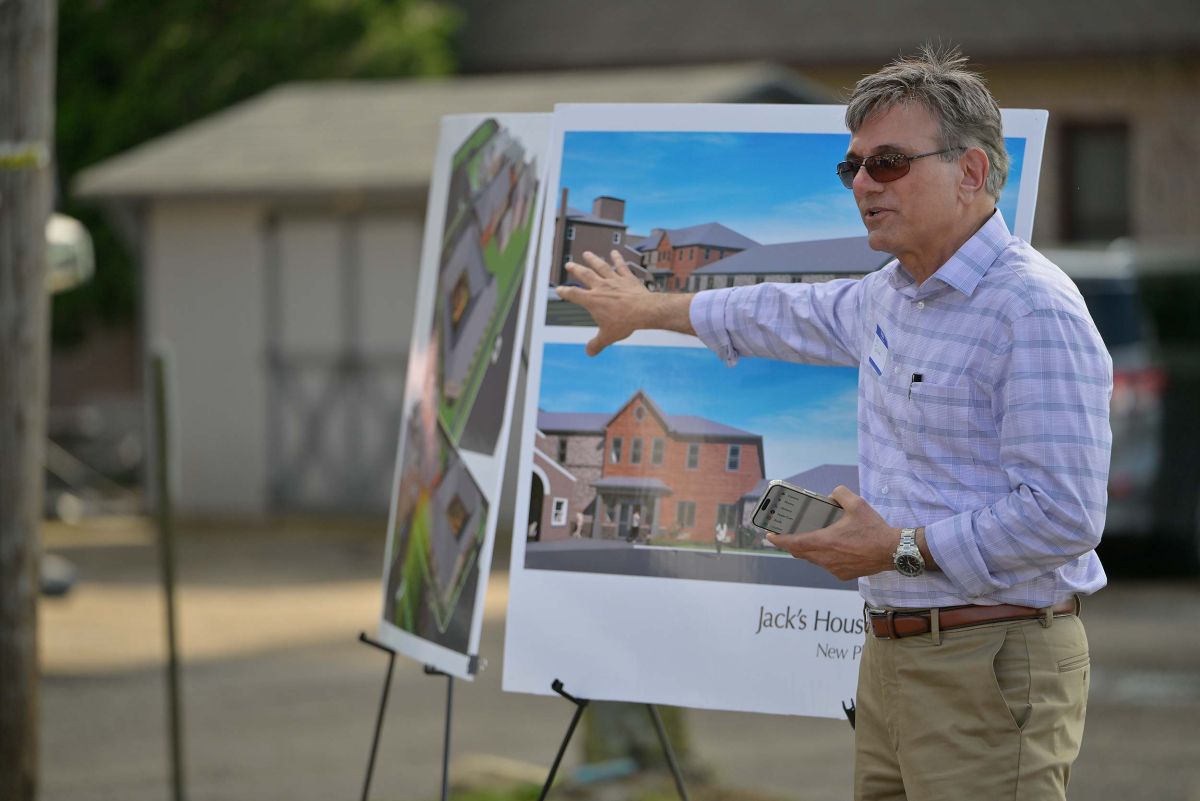 jacks-house-of-hoope-groundbreaking-359_001.jpg