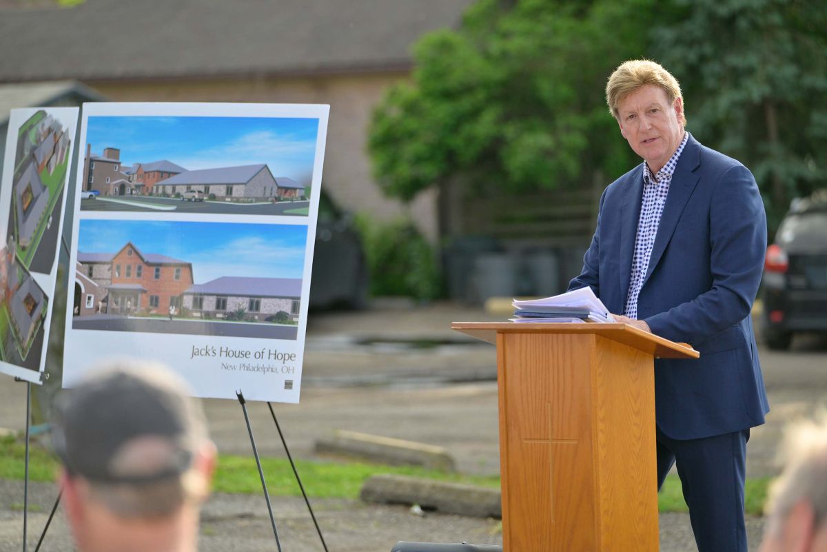 jacks-house-of-hoope-groundbreaking-557_001.jpg