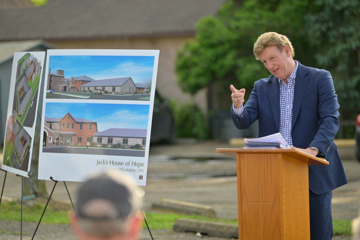 jacks-house-of-hoope-groundbreaking-559_001.jpg