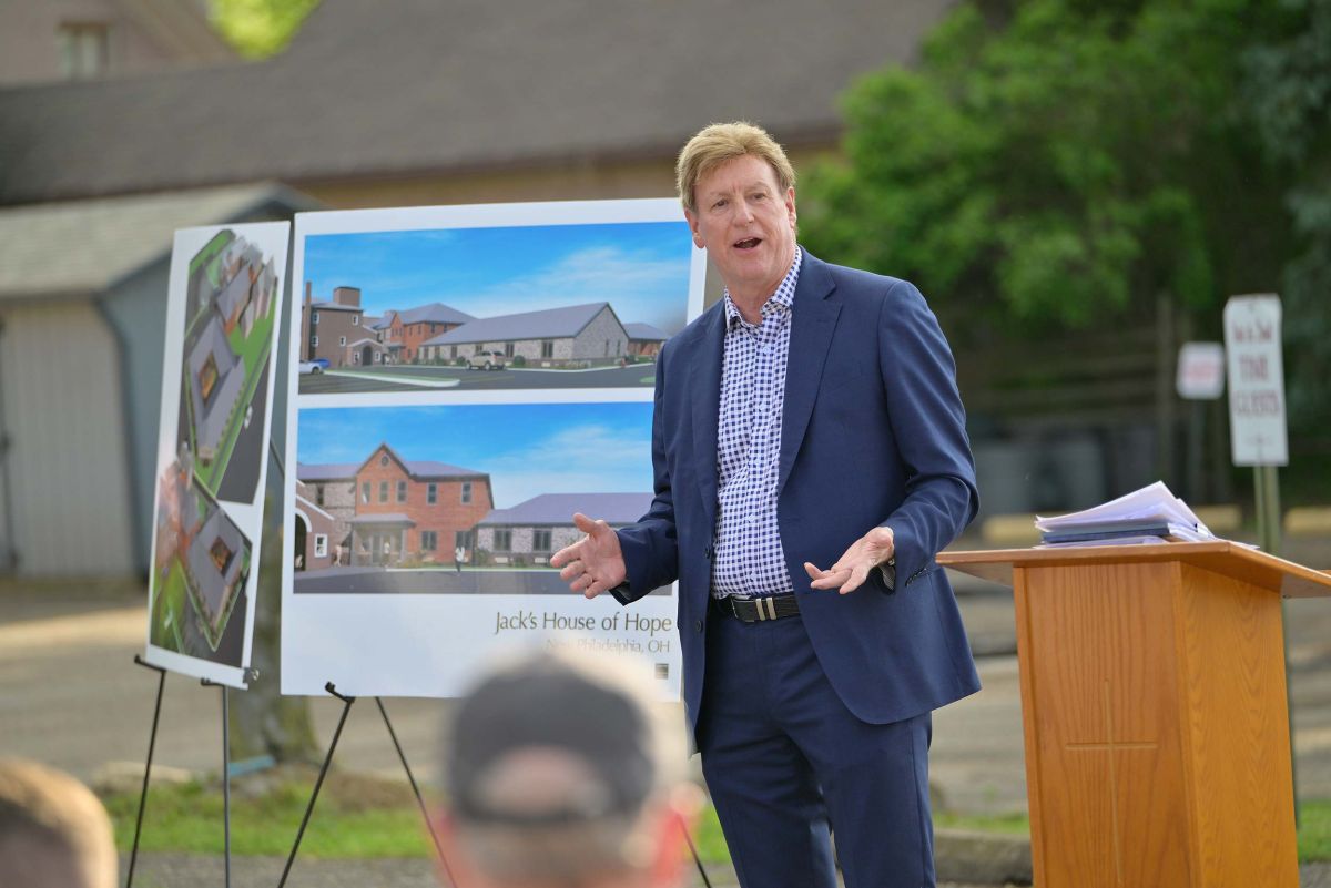 jacks-house-of-hoope-groundbreaking-572_001.jpg