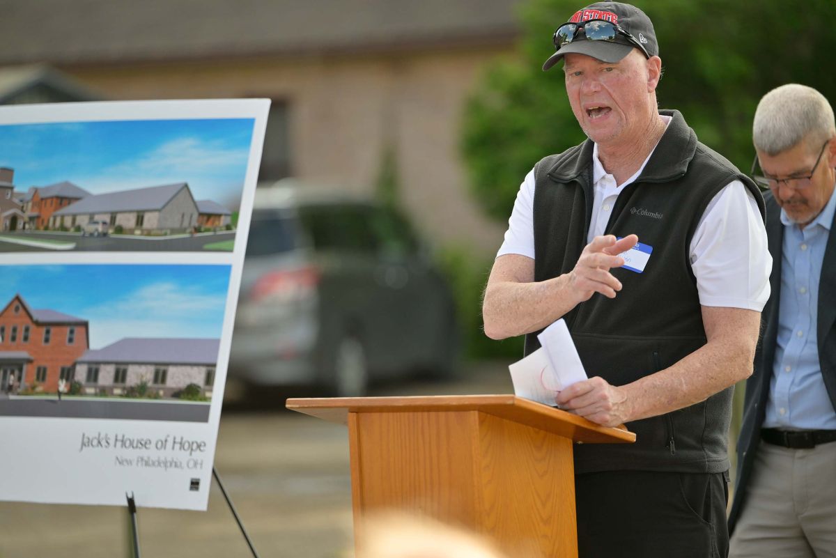 jacks-house-of-hoope-groundbreaking-631_001.jpg