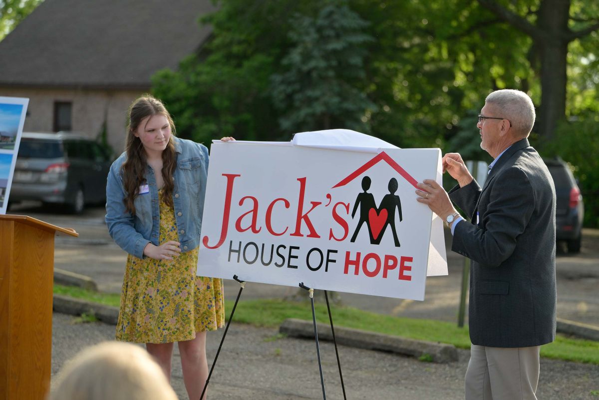 jacks-house-of-hoope-groundbreaking-700_001.jpg