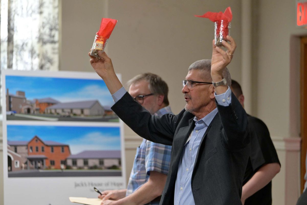 jacks-house-of-hoope-groundbreaking-739_001.jpg
