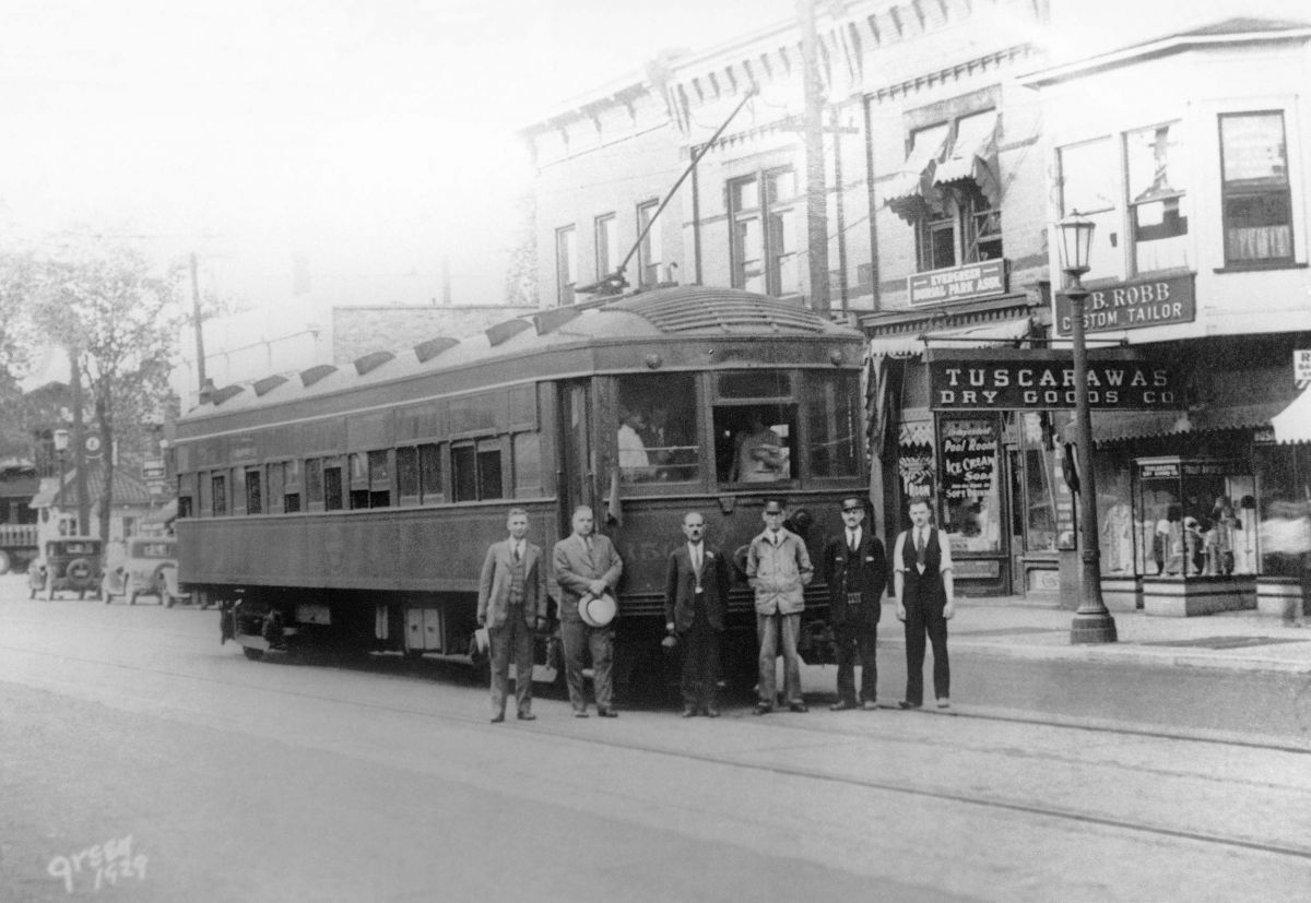 new-philadelphia-streetcar-1929.jpg