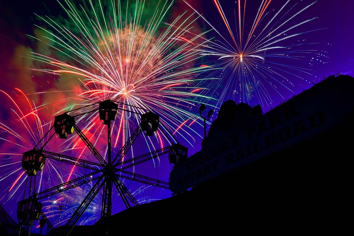 tuscoraparkfall2020-fireworks2.jpg